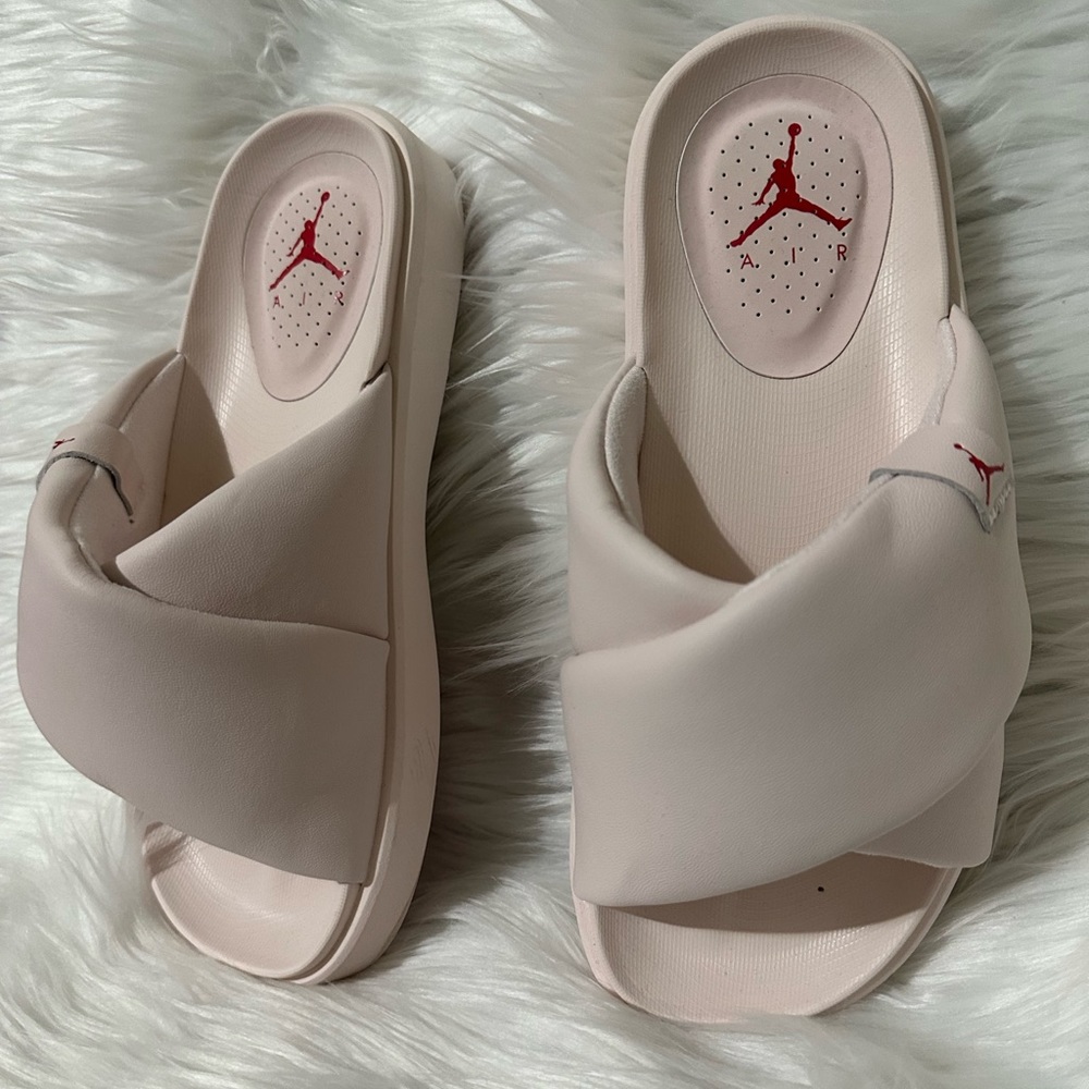 Nike Slide - Picture 4 of 8